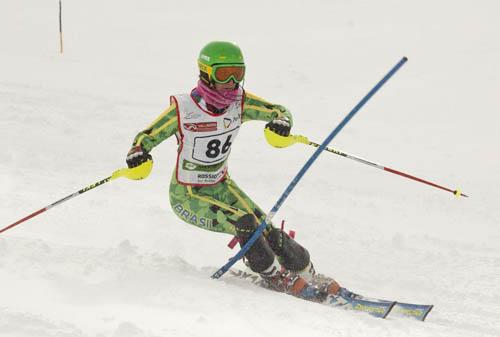  A esquiadora Esmeralda  Alborghetti em ação / Foto: Divulgação